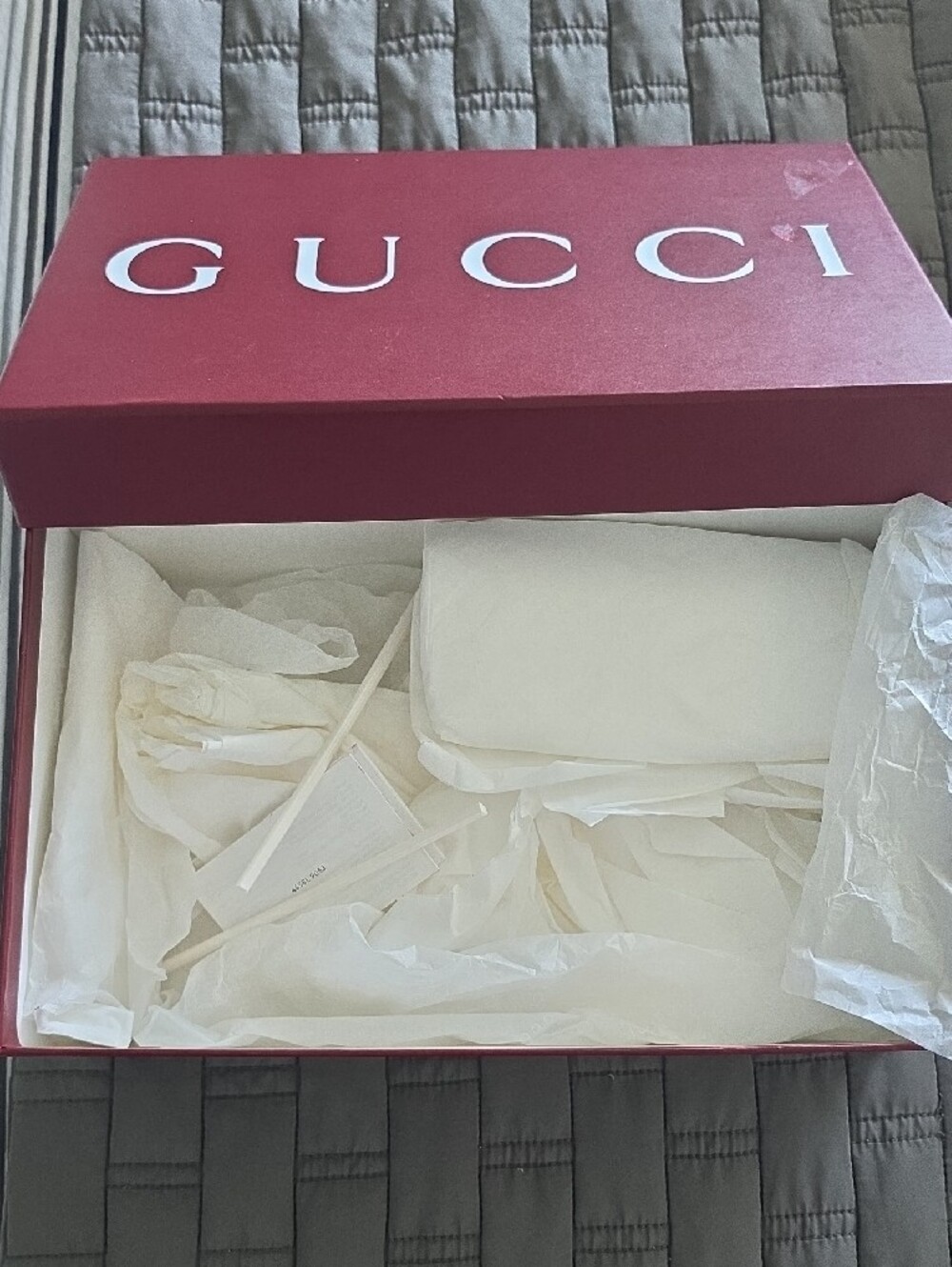 Gucci Red Box with White Logo - Picture 2 of 7